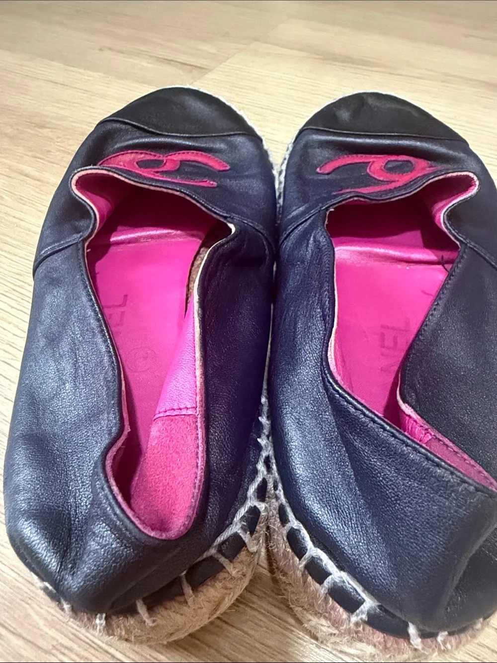 Chanel Black Leather CC Espadrilles Burgundy Logo Flats